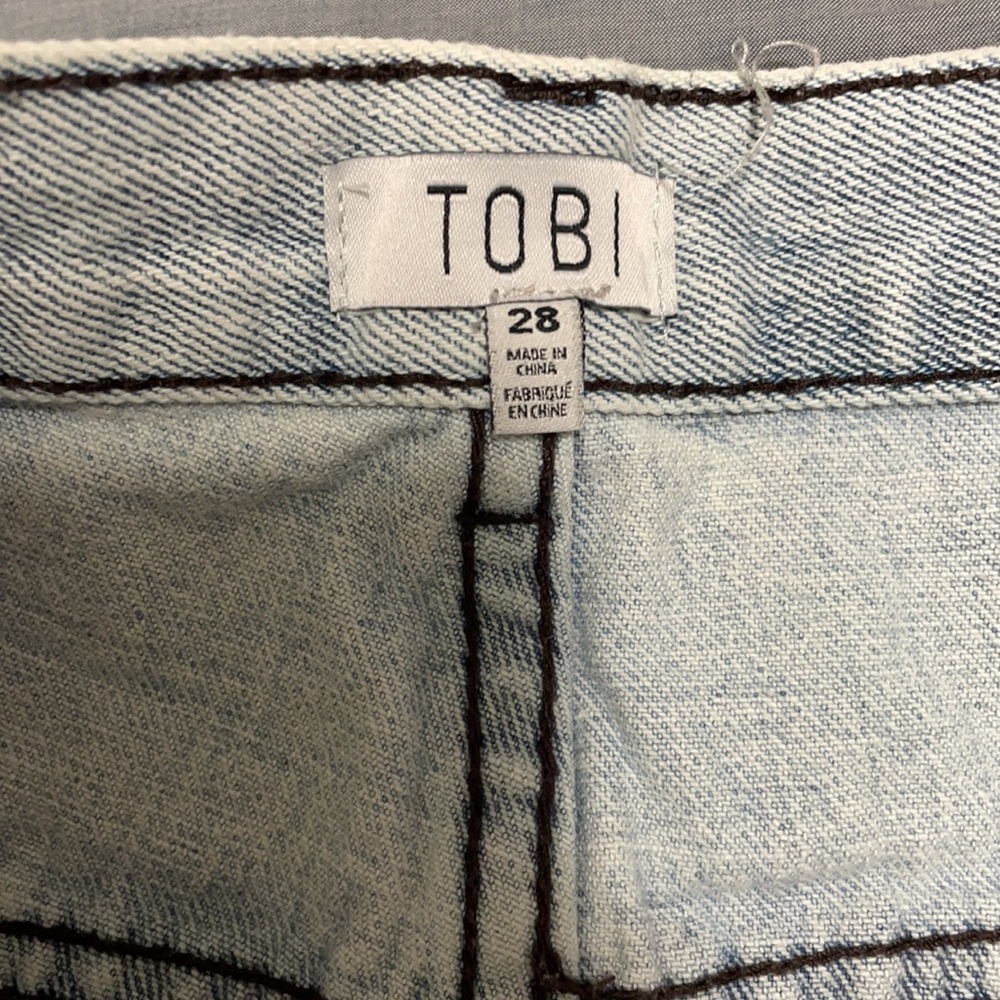 Shorts - Picture 3 of 4